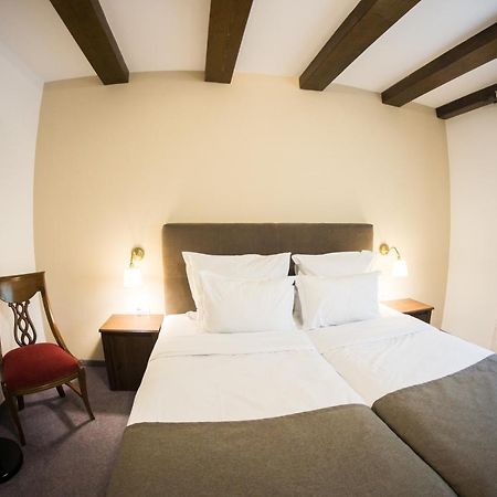 Nest Hotel Drobeta Turnu Severin Exterior foto