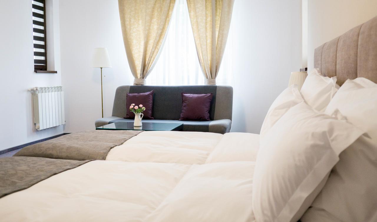 Nest Hotel Drobeta Turnu Severin Exterior foto