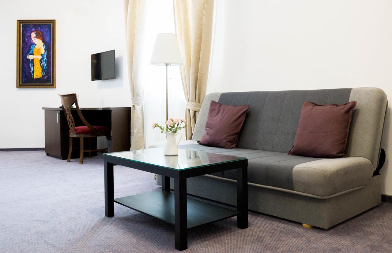 Nest Hotel Drobeta Turnu Severin Exterior foto
